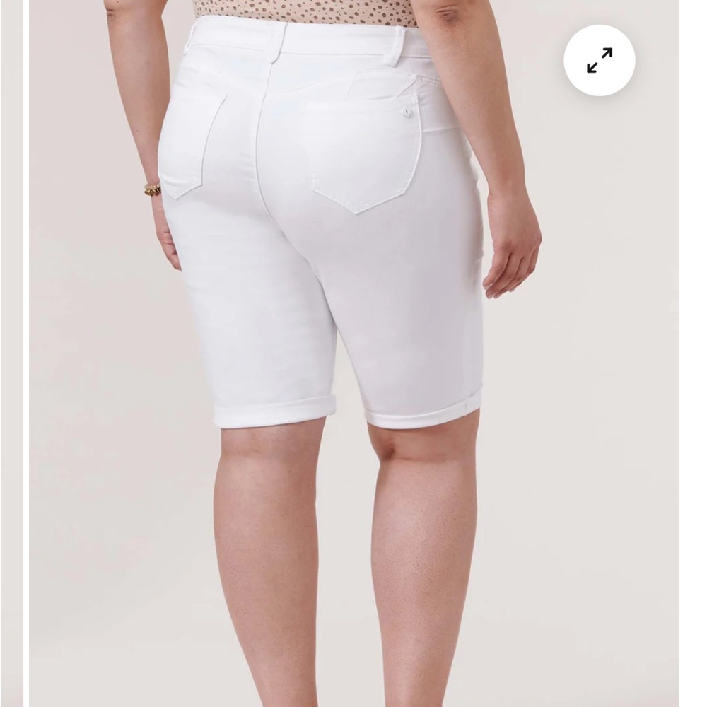 White Deomcracy Women's Bermuda shorts - Picture 3 of 9